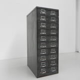 Commode industrielle en acier avec 20 tiroirs