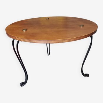 Round coffee table