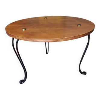 Round coffee table