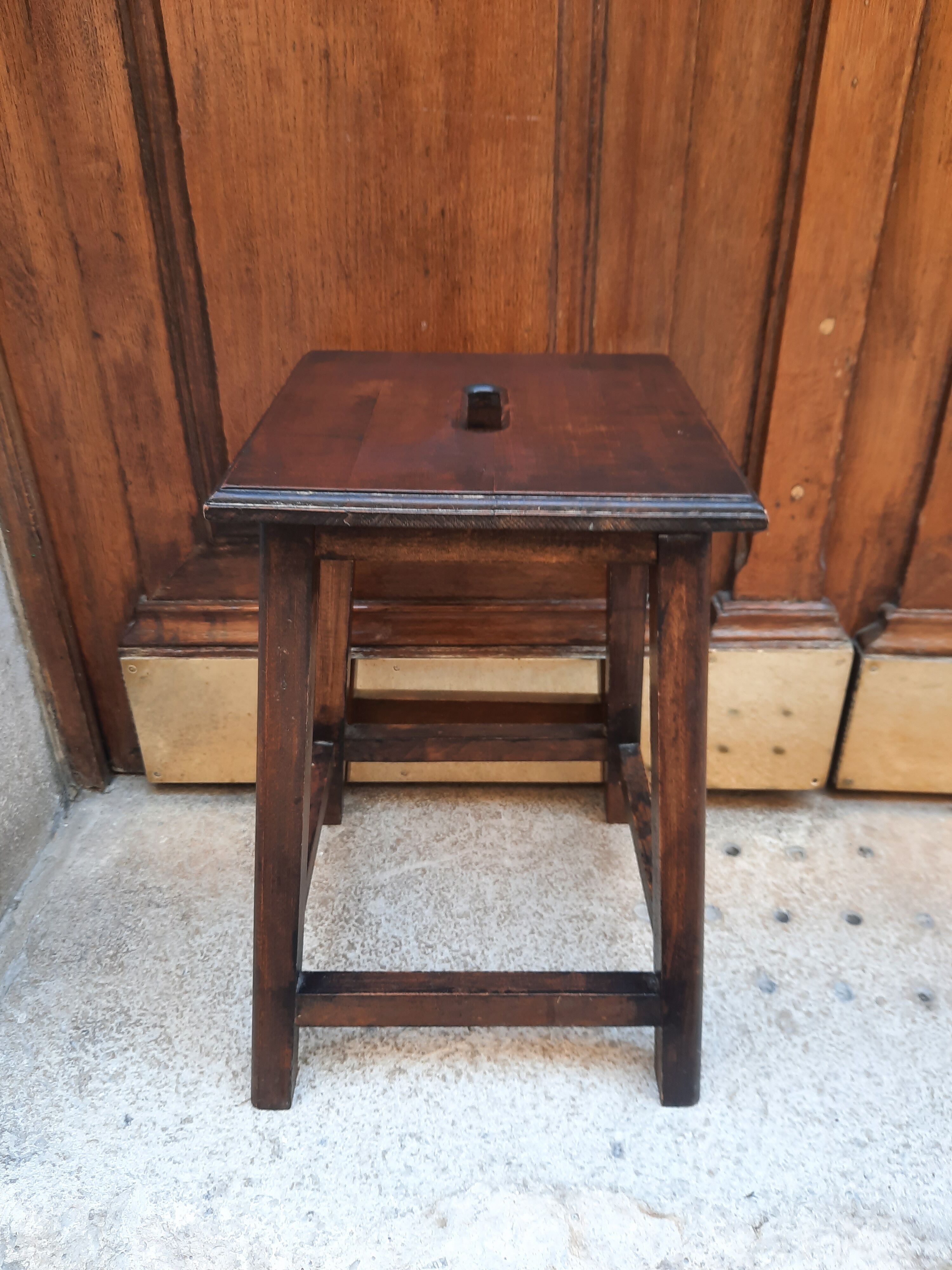 Workshop stool
