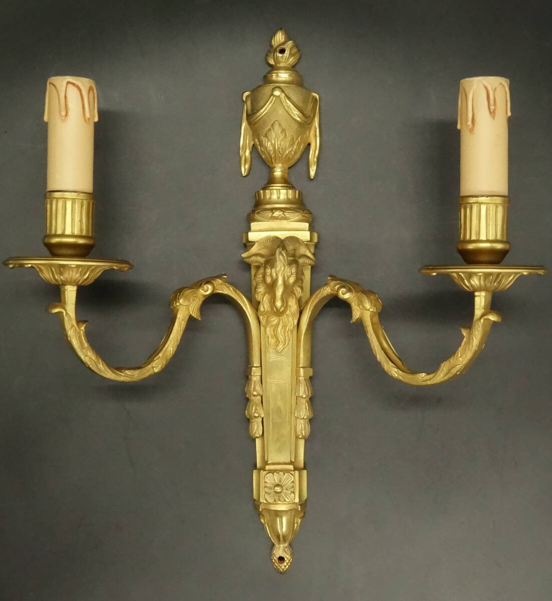 Pair of large sconces, ram's head, Louis XVI style, 19th century - gilded bronze