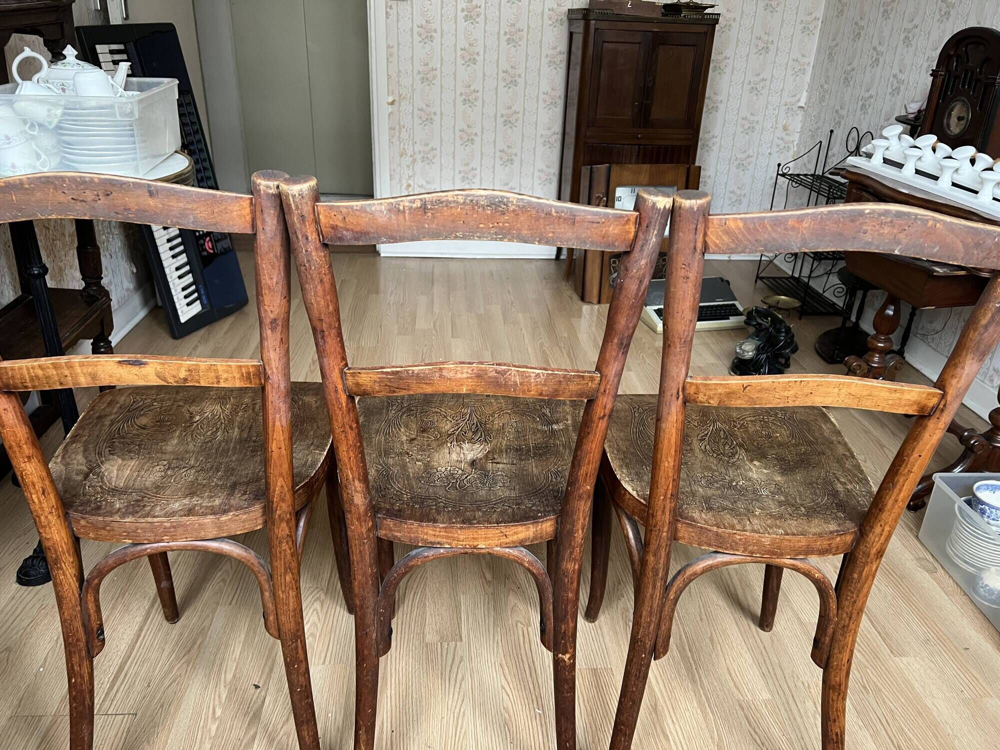 Chaises bistrot en trio
