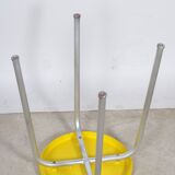 Tabouret en bakelite jaune
