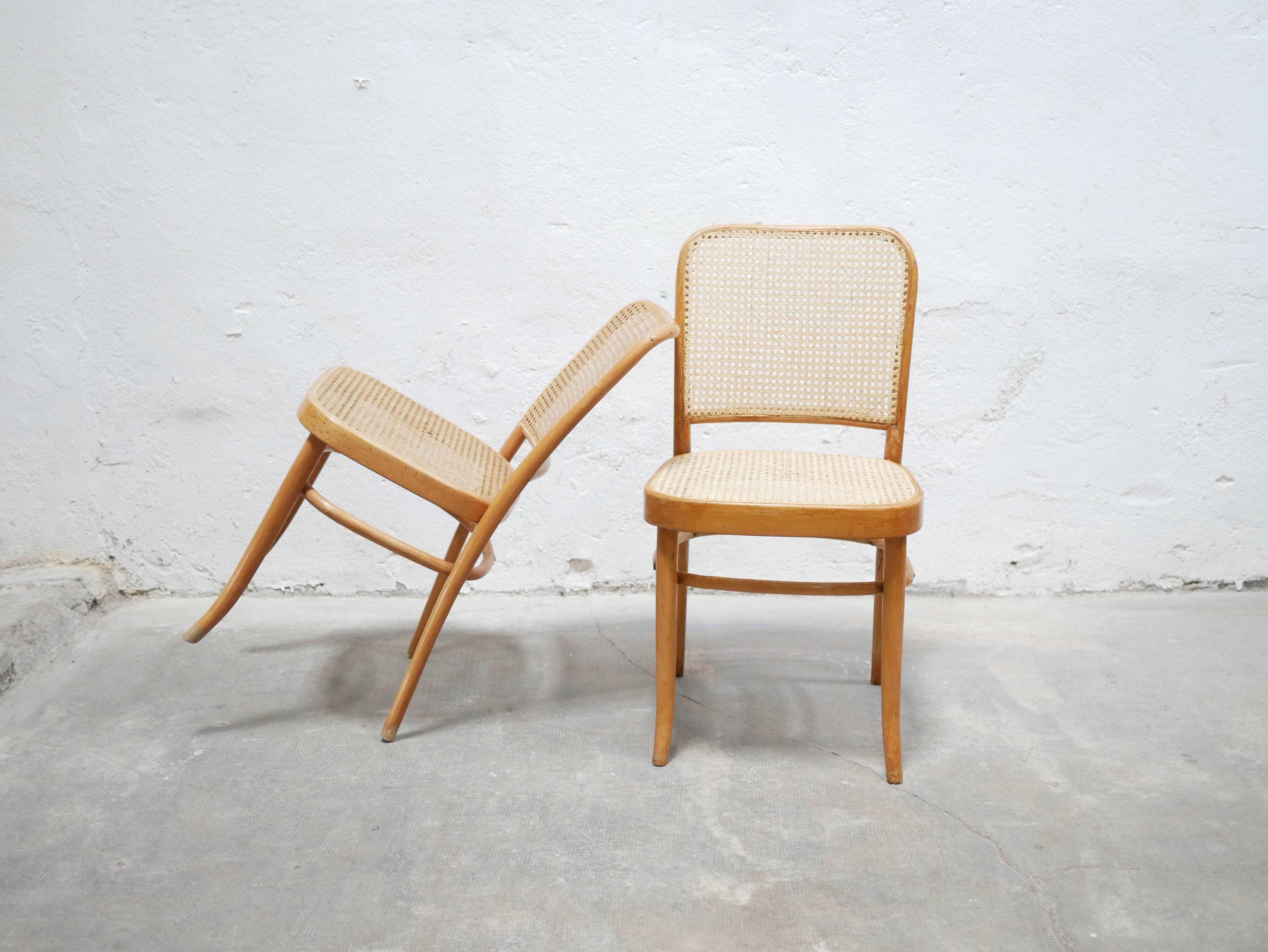 Chaise cannée vintage par J. Hoffmann, éditions Thonet