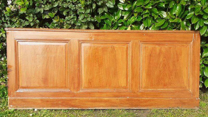 Low wall panelling 8.65m panelled with mouldings wainscoting skirting.