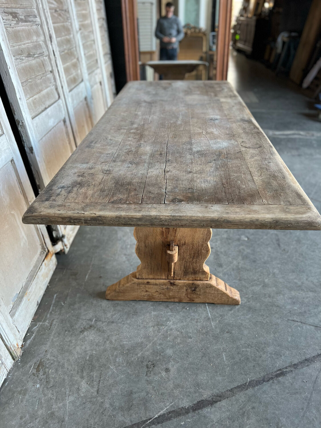 Farm table