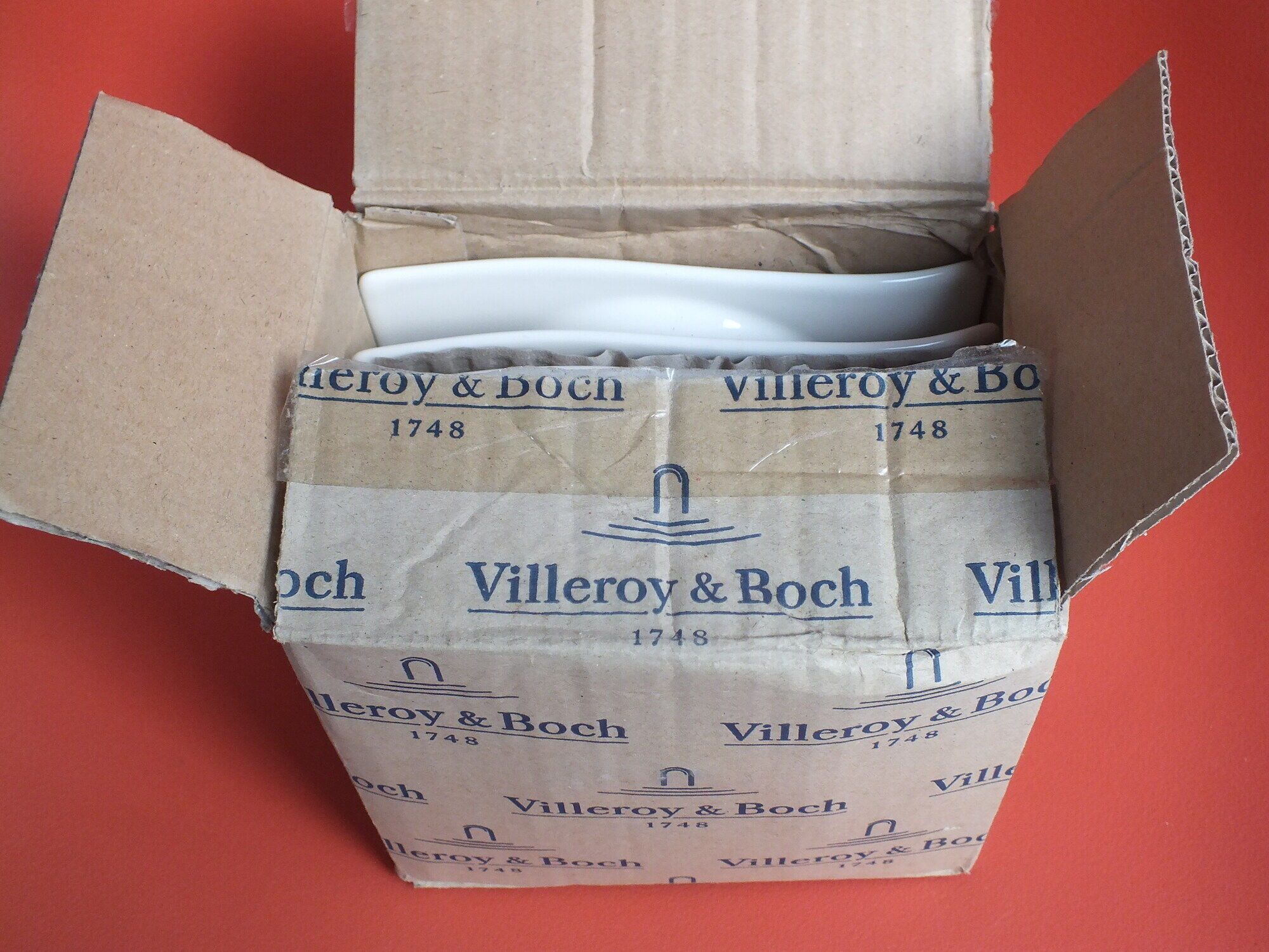 Duo of Villeroy and Boch New Wave Hotwave cups