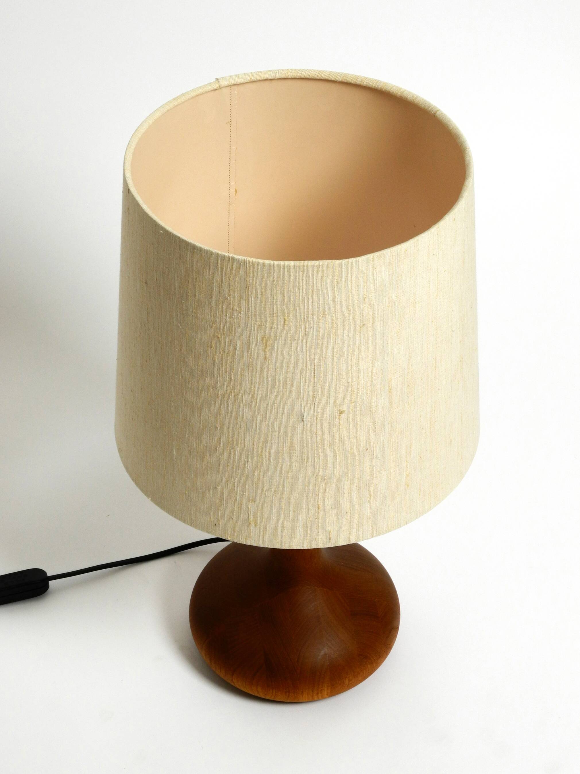 Beautiful minimalist 80s DOMUS teak table lamp with original wild silk fabr