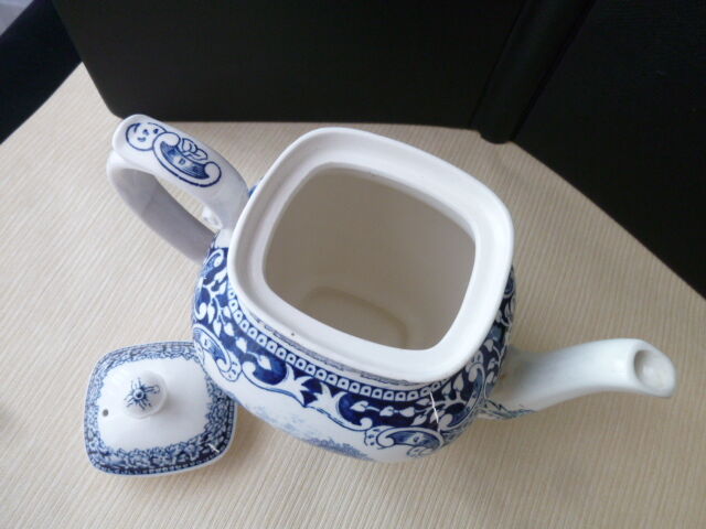 Coffee Maker, Pourer Royal Sphinx Cambridge Decor Old England Blue