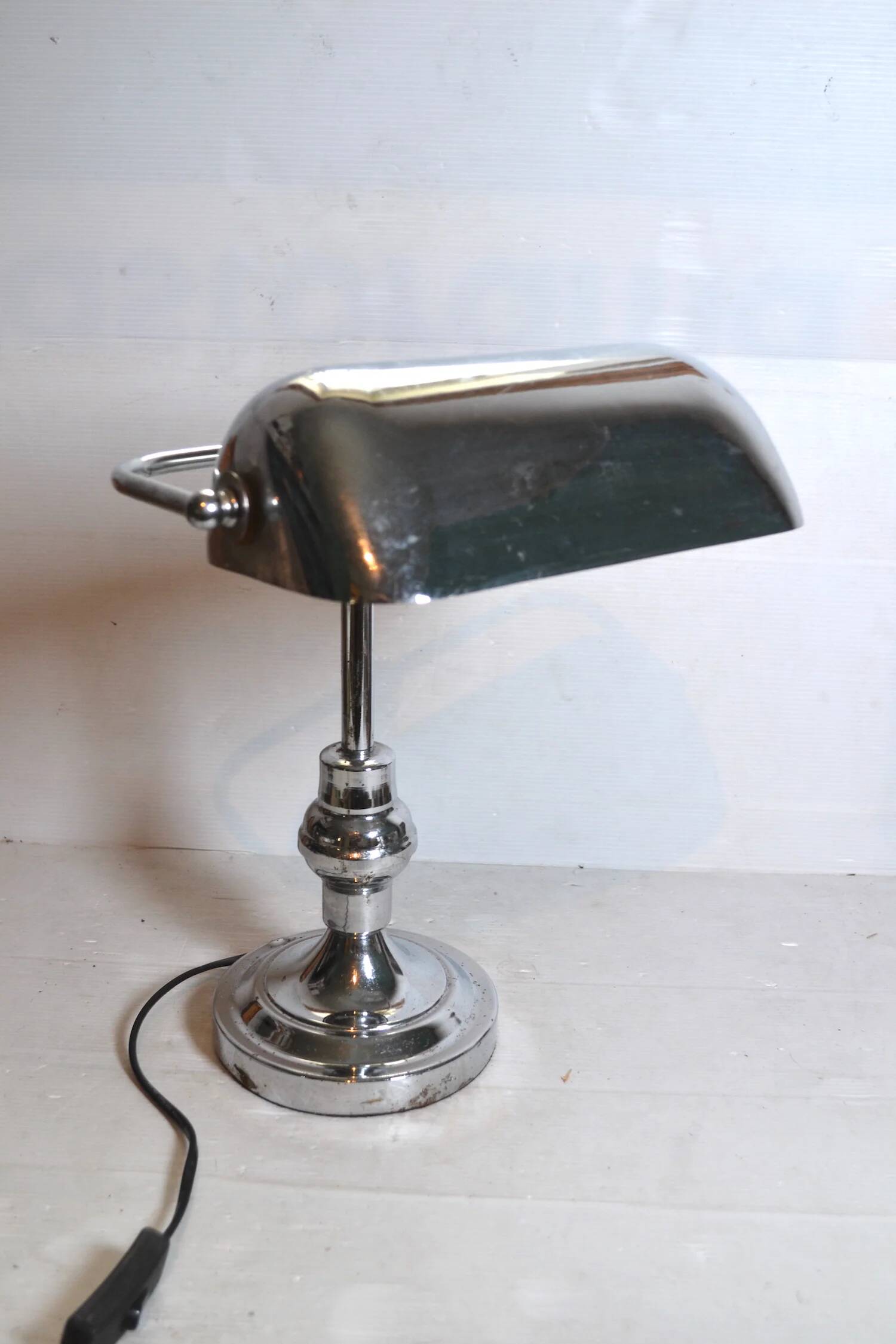 Banker's lamp