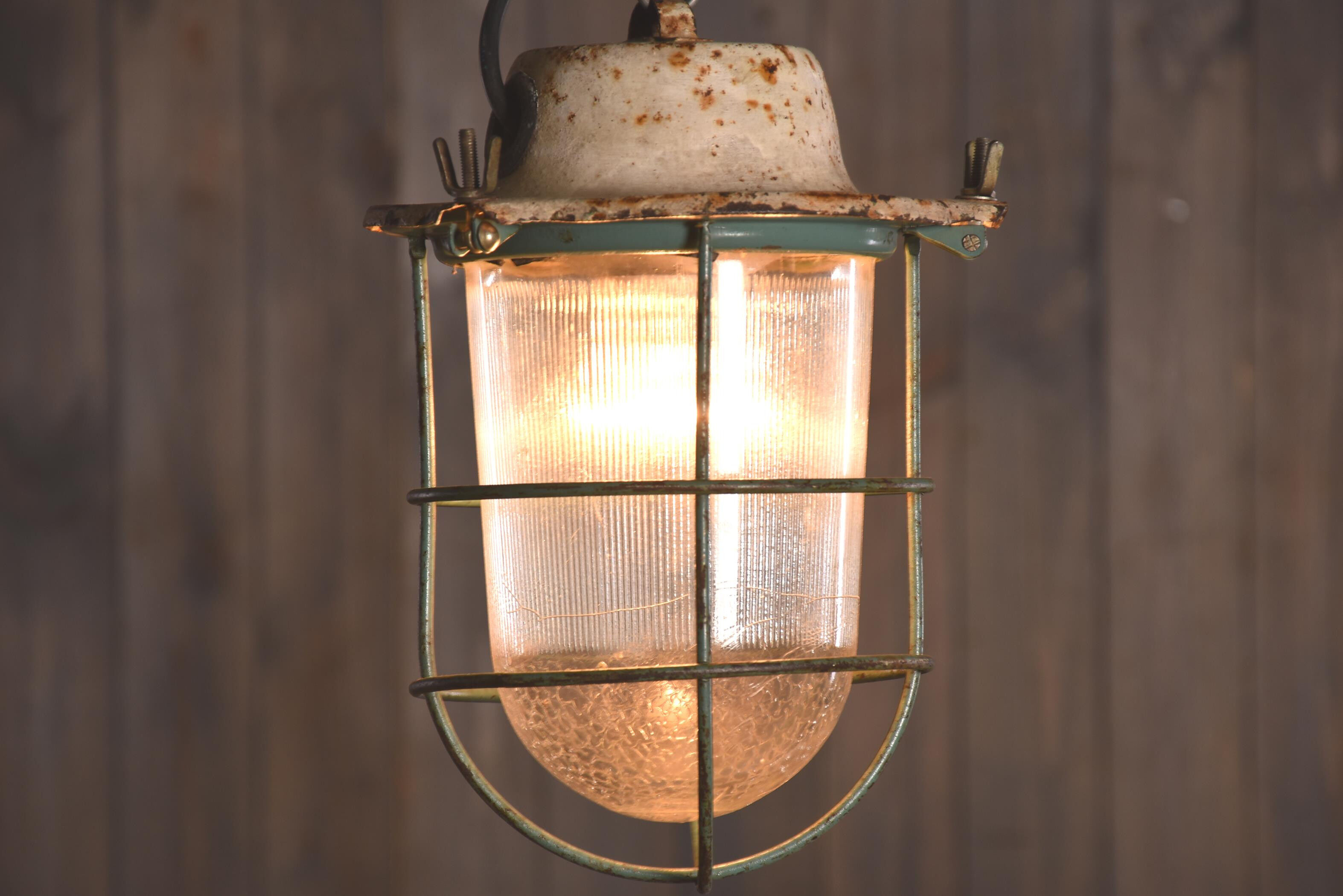 Lampe de cage industrielle