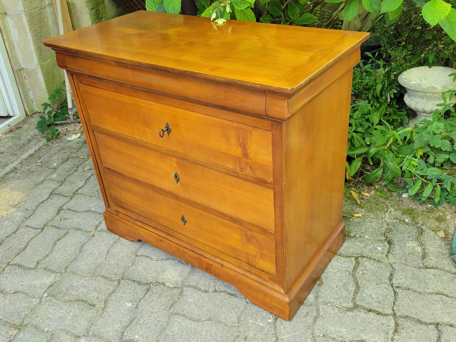 Louis Philippe cherry chest of drawers with lock