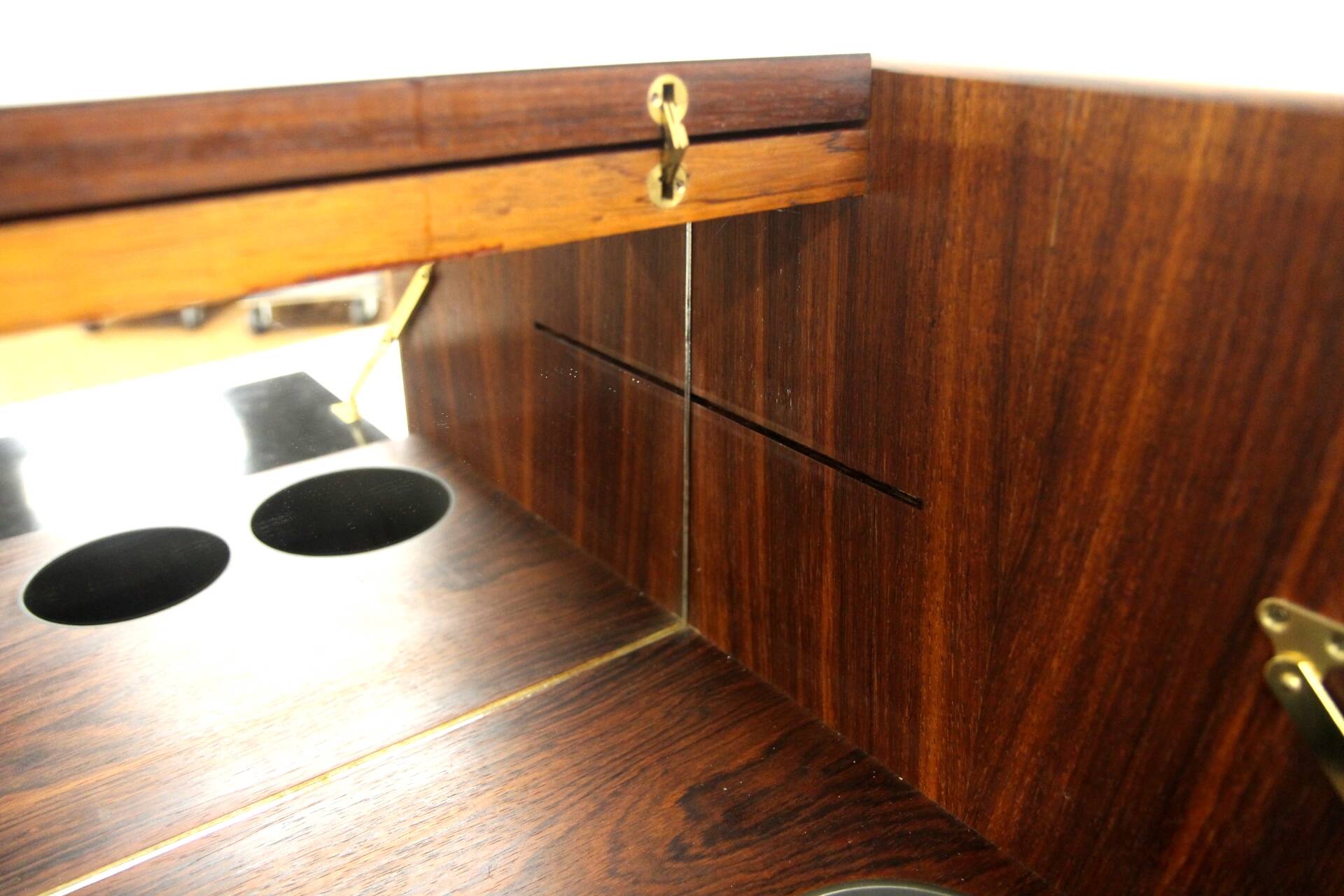 Scandinavian rosewood bar cabinet "SK 661" Johannes Andersen for J Skaaning & Søn, Denmark, 1960