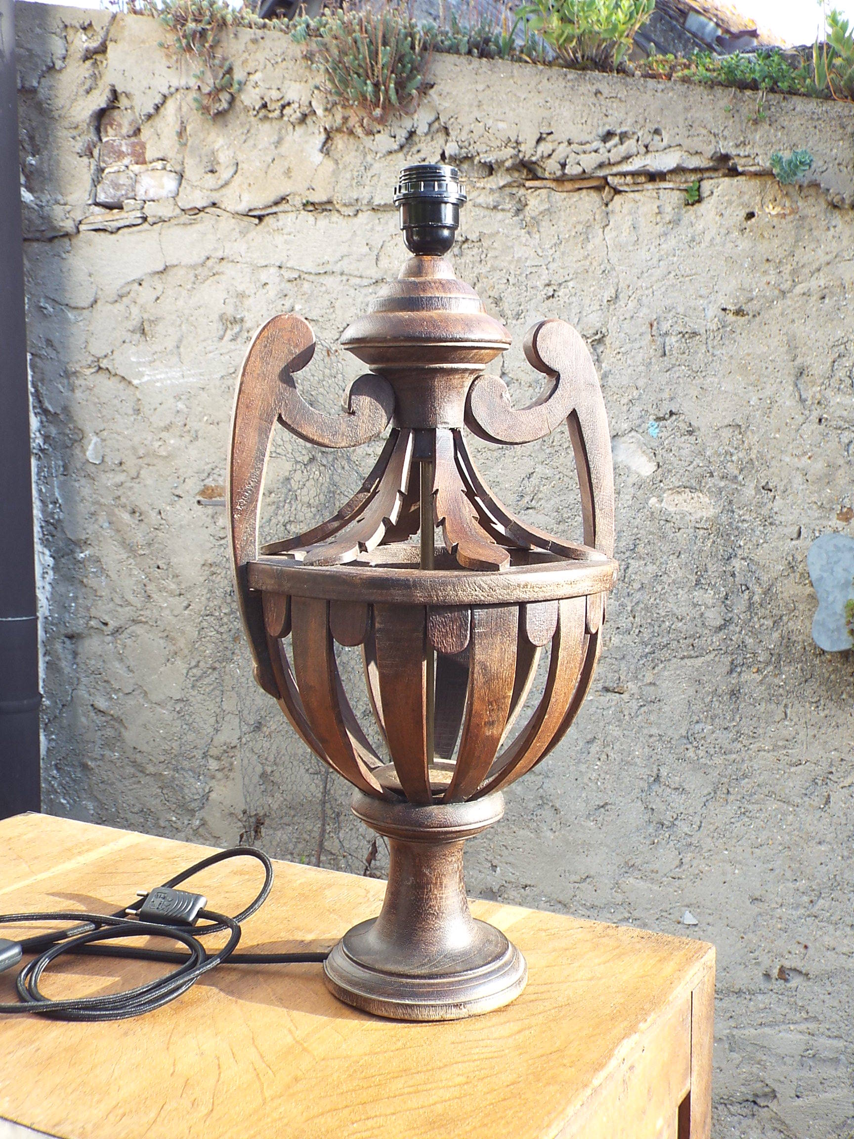 Wooden lamp stand H56