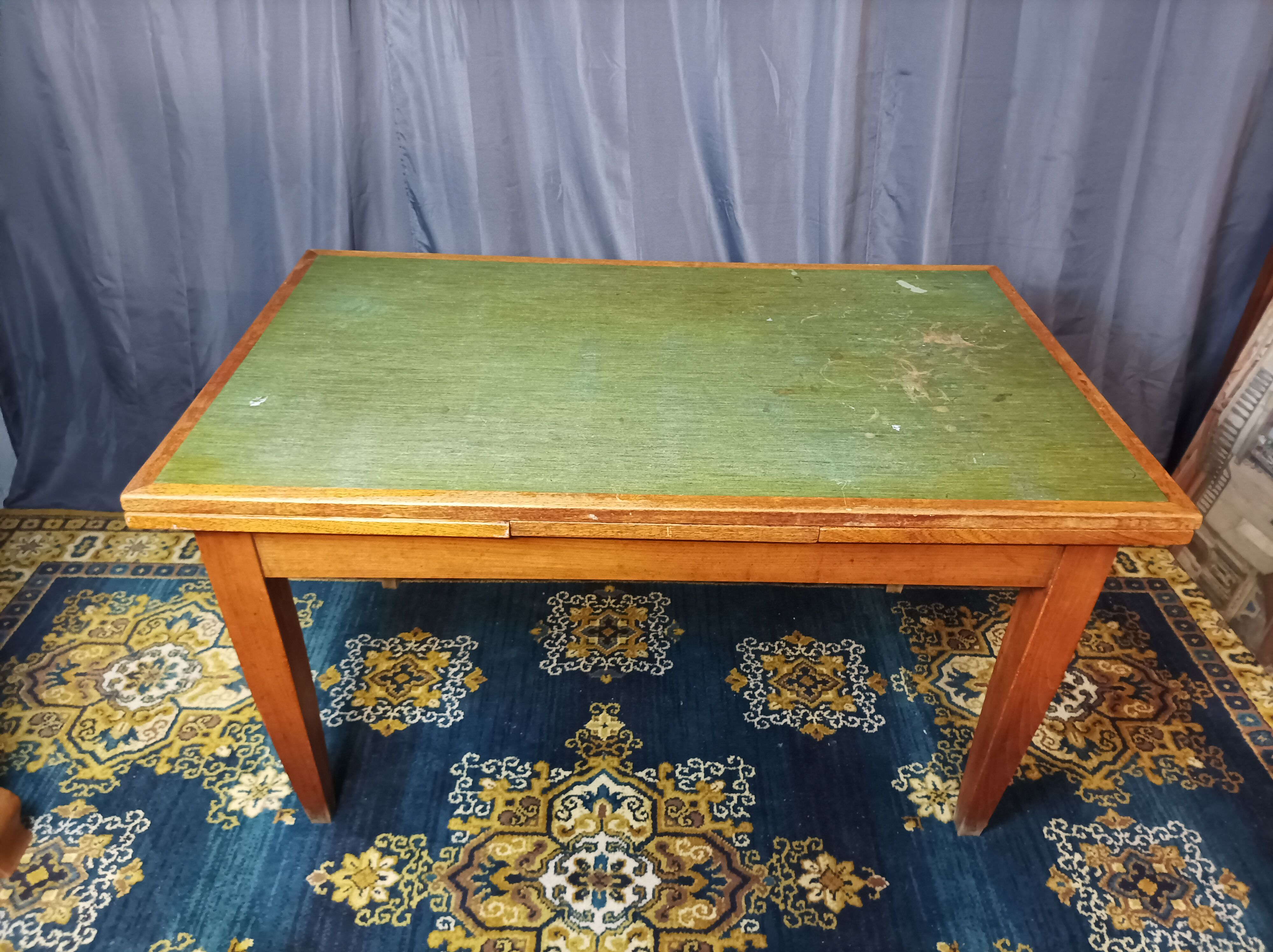 Vintage oak extendable table