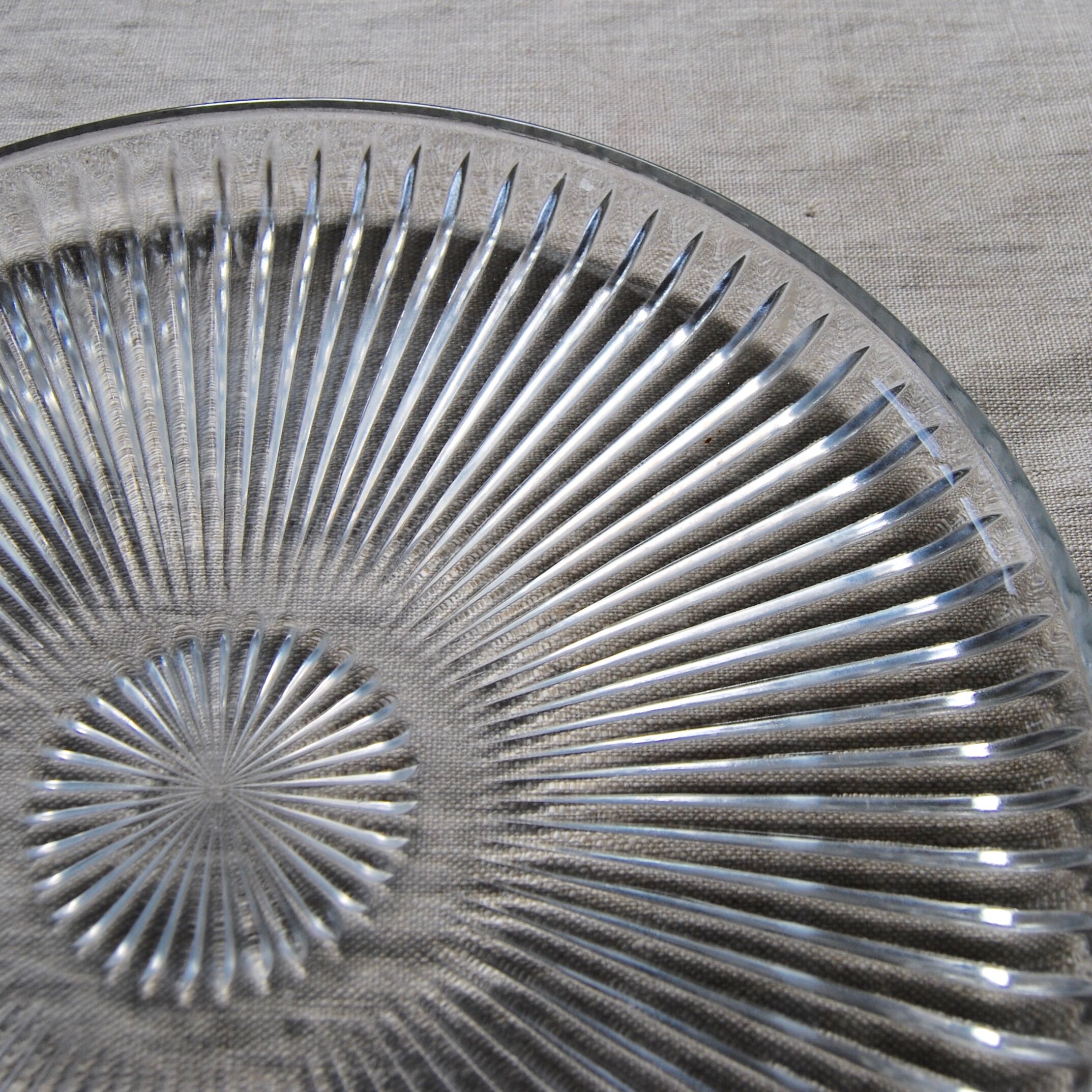 Molded glass dish