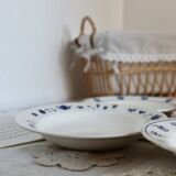 4 mismatched blue and white earthenware soup plates - Lot Margot