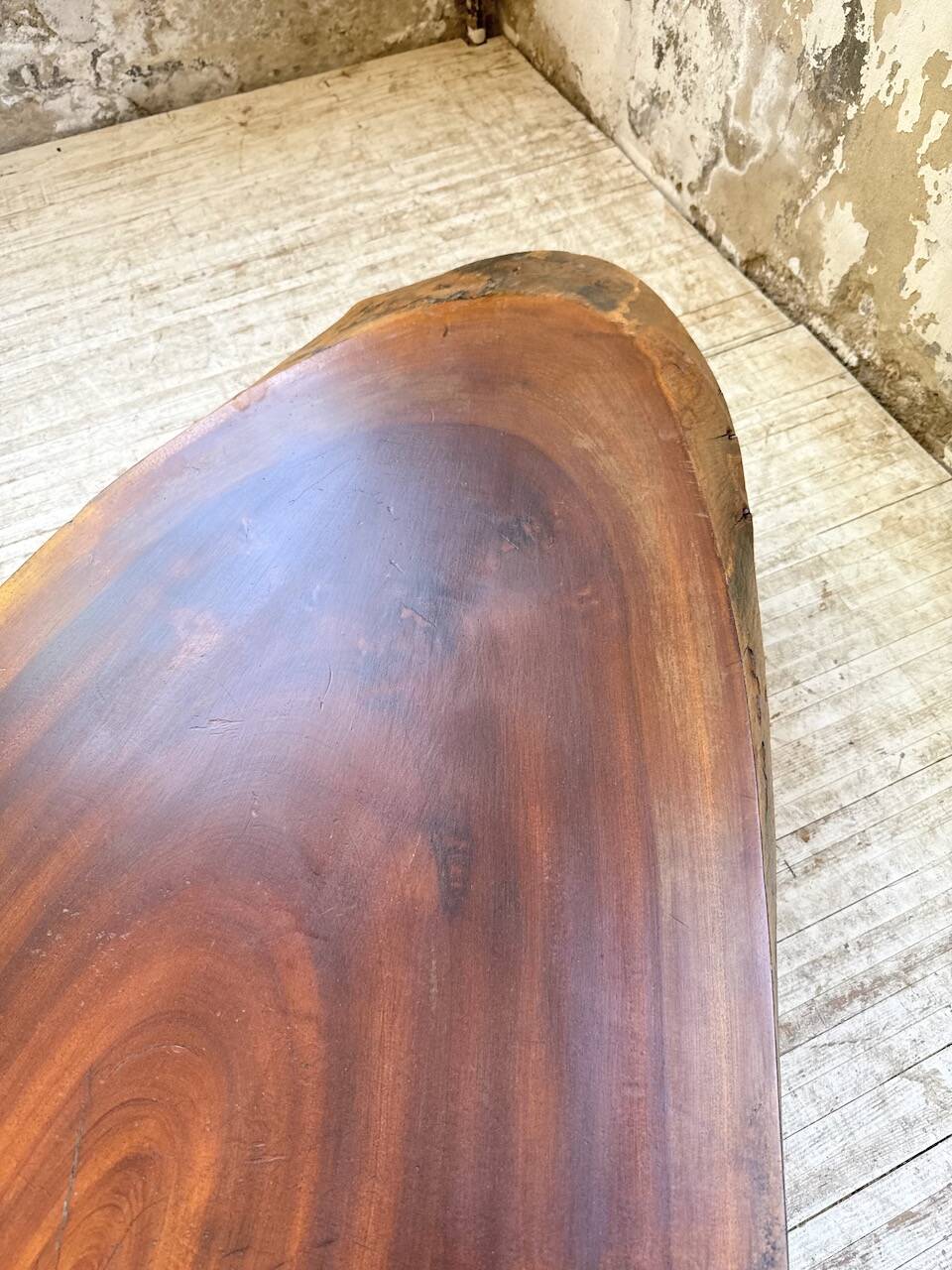 Table basse années 50 plateau bois exotique XXL