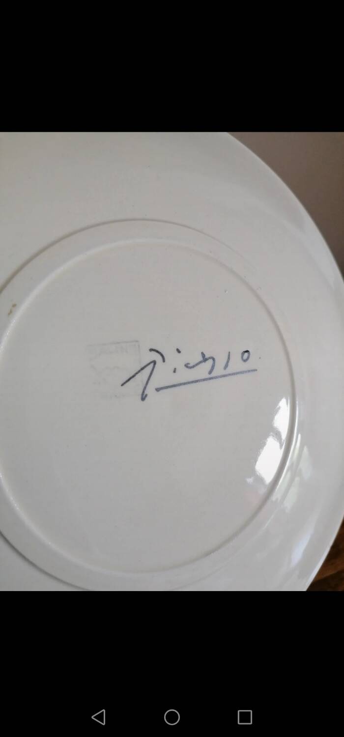 Plate signed by Picasso