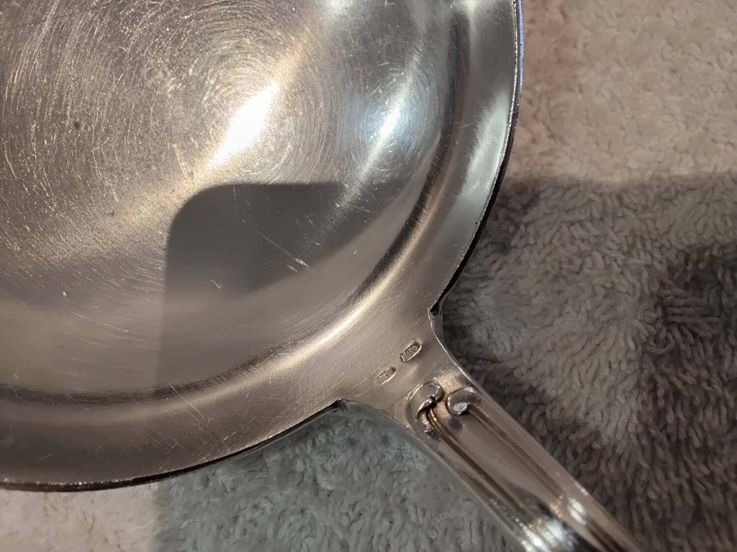 2 Silver-plated soup and sauce ladles with rocaille ribbon decoration