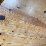 Round solid pine dining table with 2 extensions