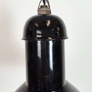Lampe suspendue industrielle en émail noir de AEG, années 1930