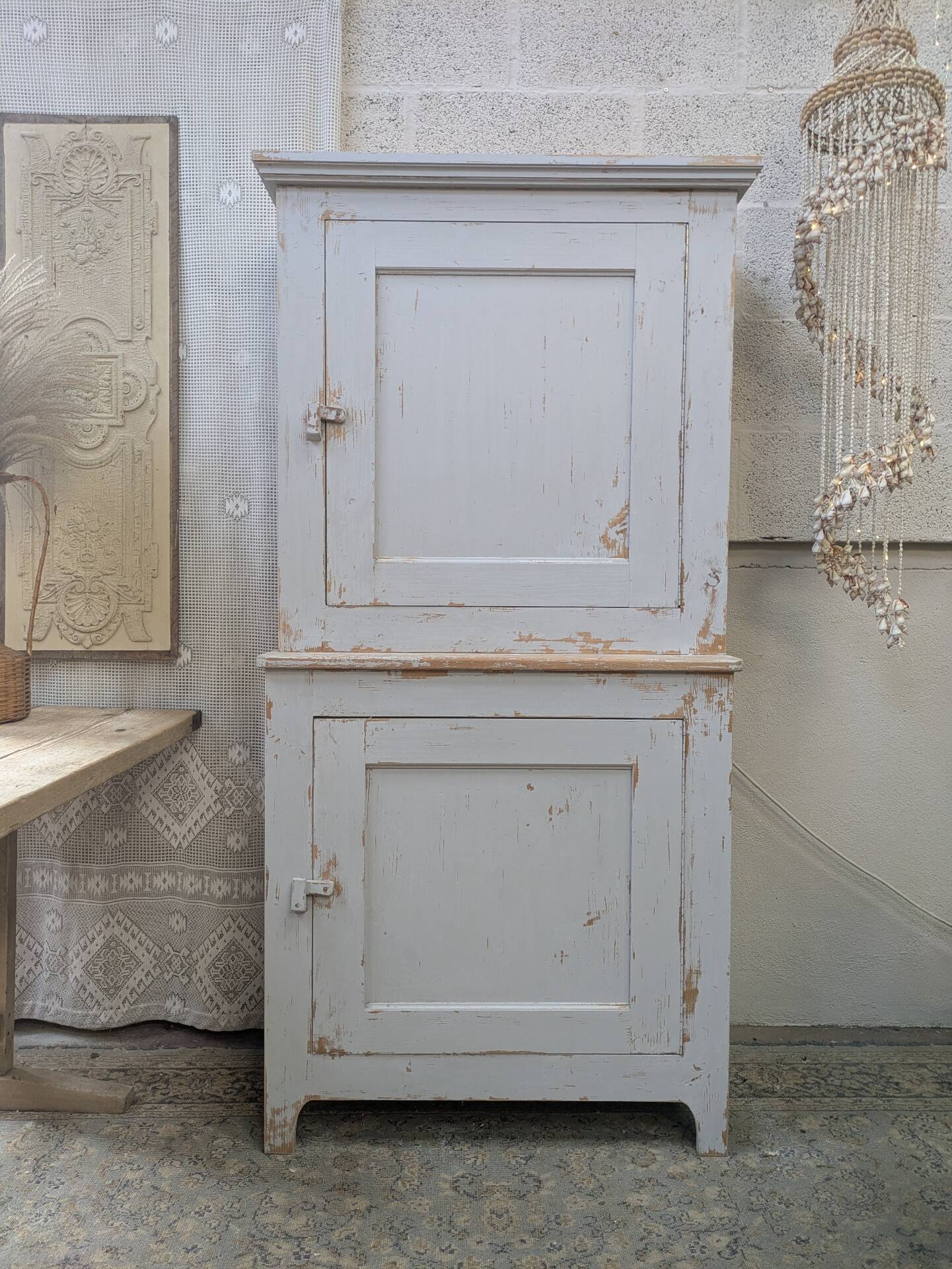 Buffet with two patinated bodies