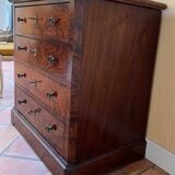 Petite commode style Louis Philippe ronce noyer