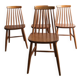 Ensemble de 4 chaises à barreaux scandinaves des années 1960.