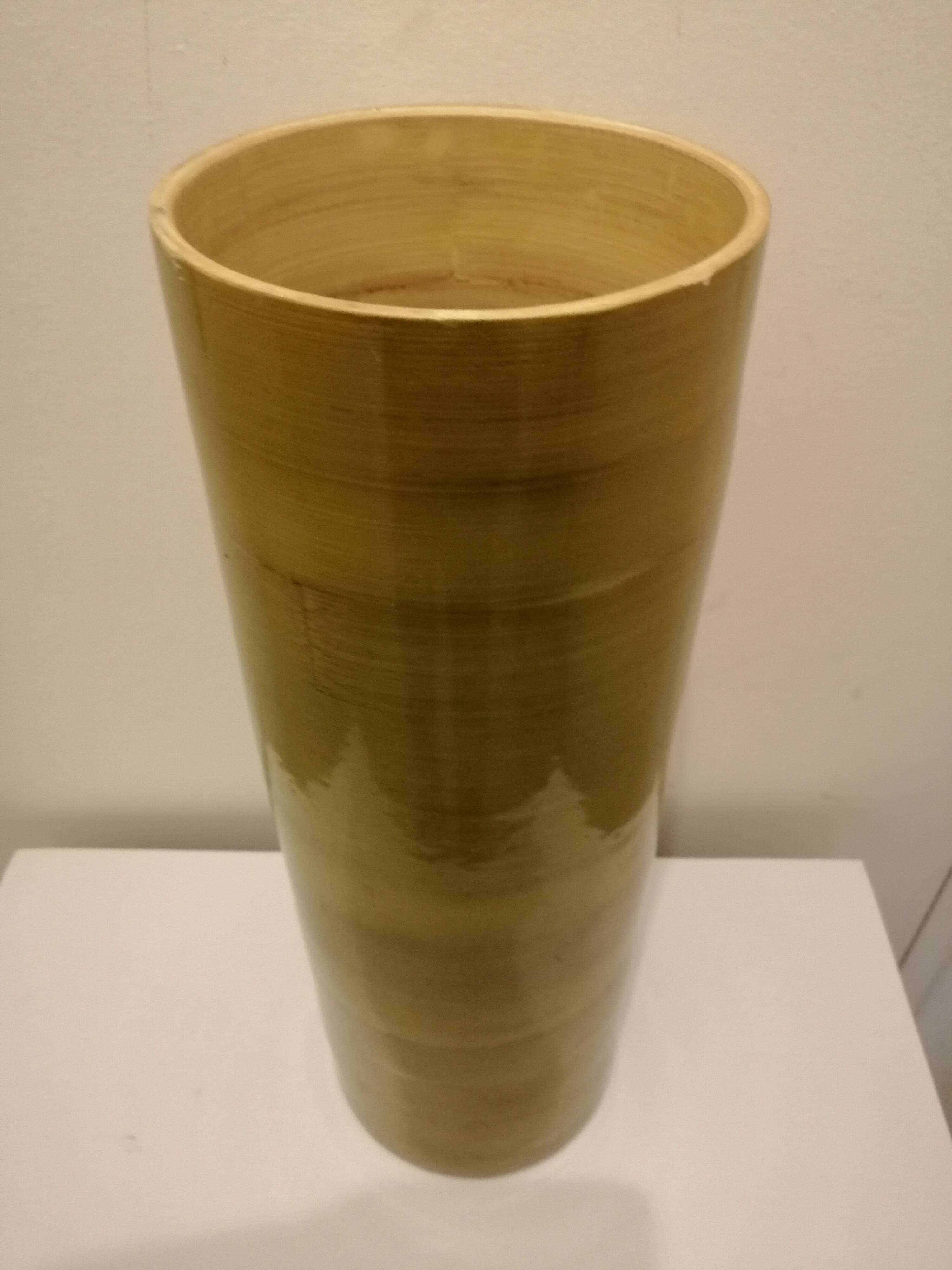 Vase cylindrique en bambou