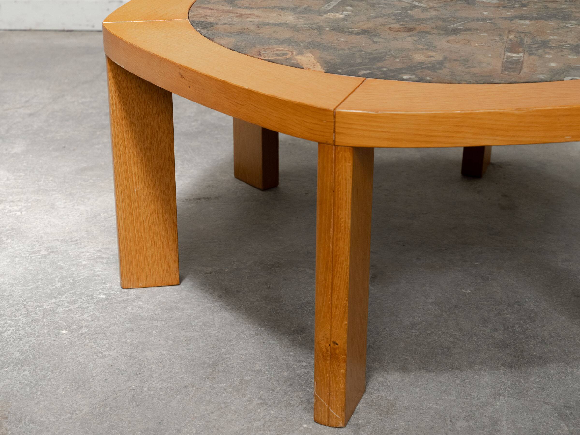 Table basse hexagonale en céramique plateau marbre