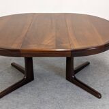 Baumann extendable dining room round table, France circa 1970.