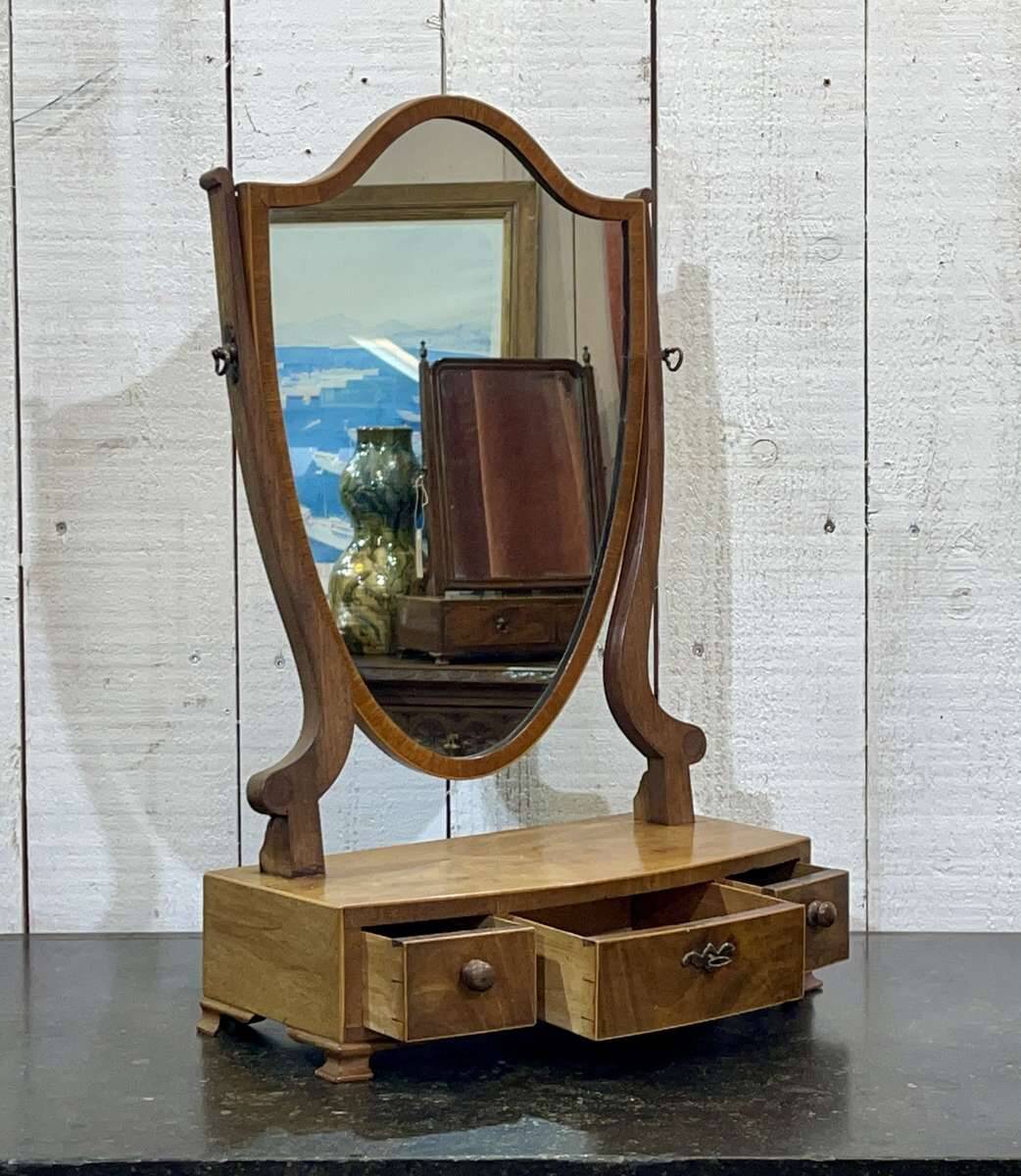 English mahogany dressing table from the late 19th century.