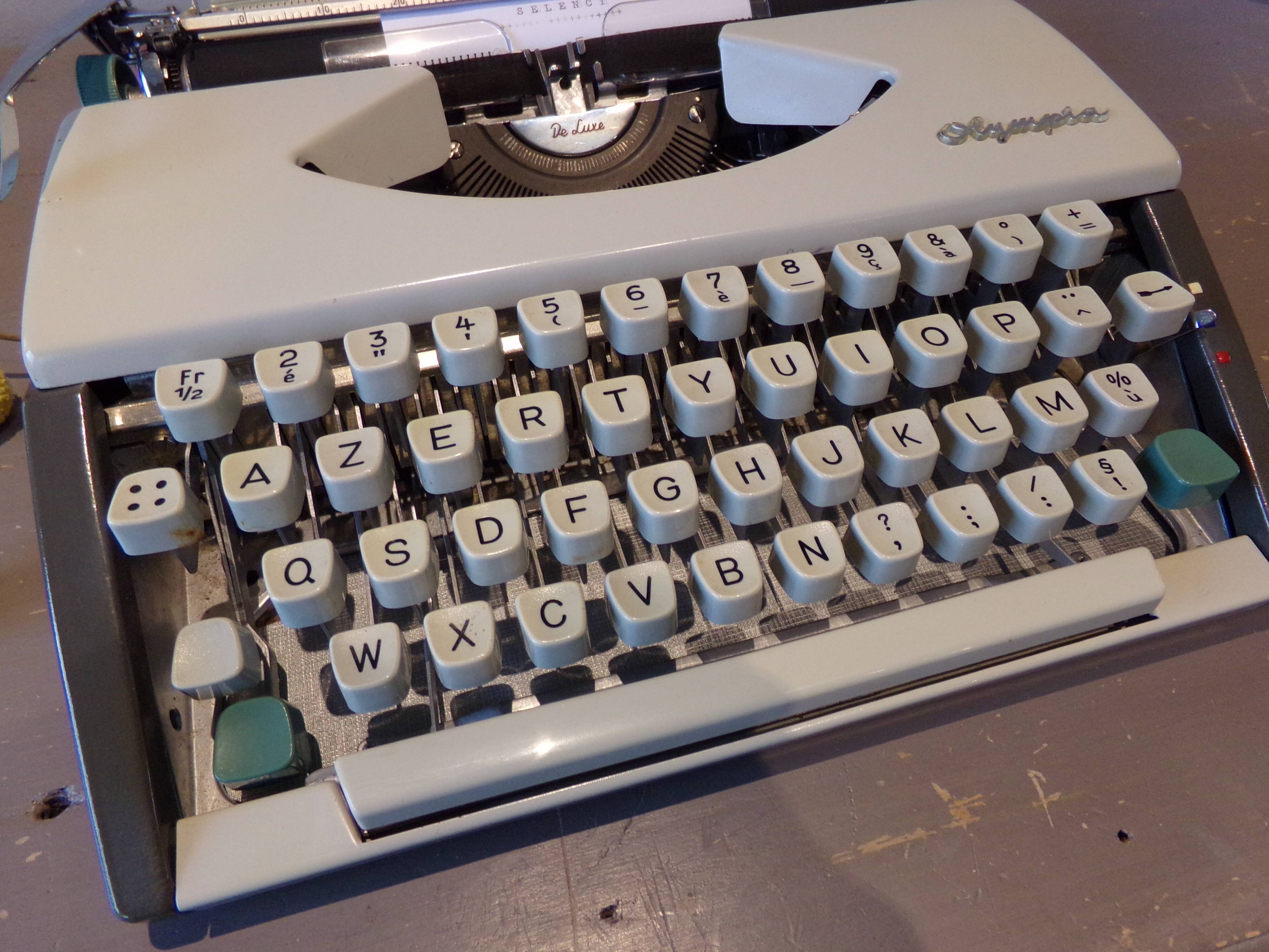 Olympia sf portable luxury typewriter with bag