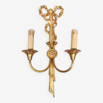 Wall light, Louis XVI style gilt bronze lamp