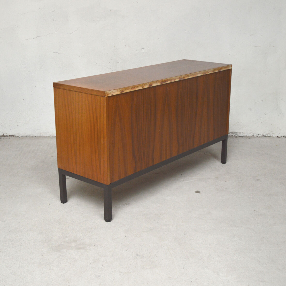 Metal foot sideboard, 1960