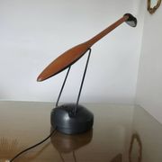 Lampe de bureau zoomorphe en merisier et polycarbonate