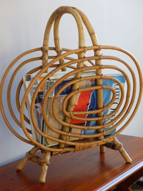 Magazine rack, wicker and rattan of the 1960