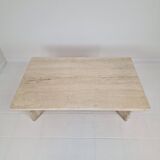 Table basse robuste en travertin italien avec deux pieds à trois pieds, années 1980