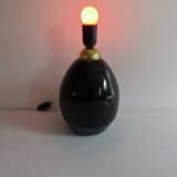 Lampe de table en verre noir charbon fait à la main avec plateau couleur laiton.