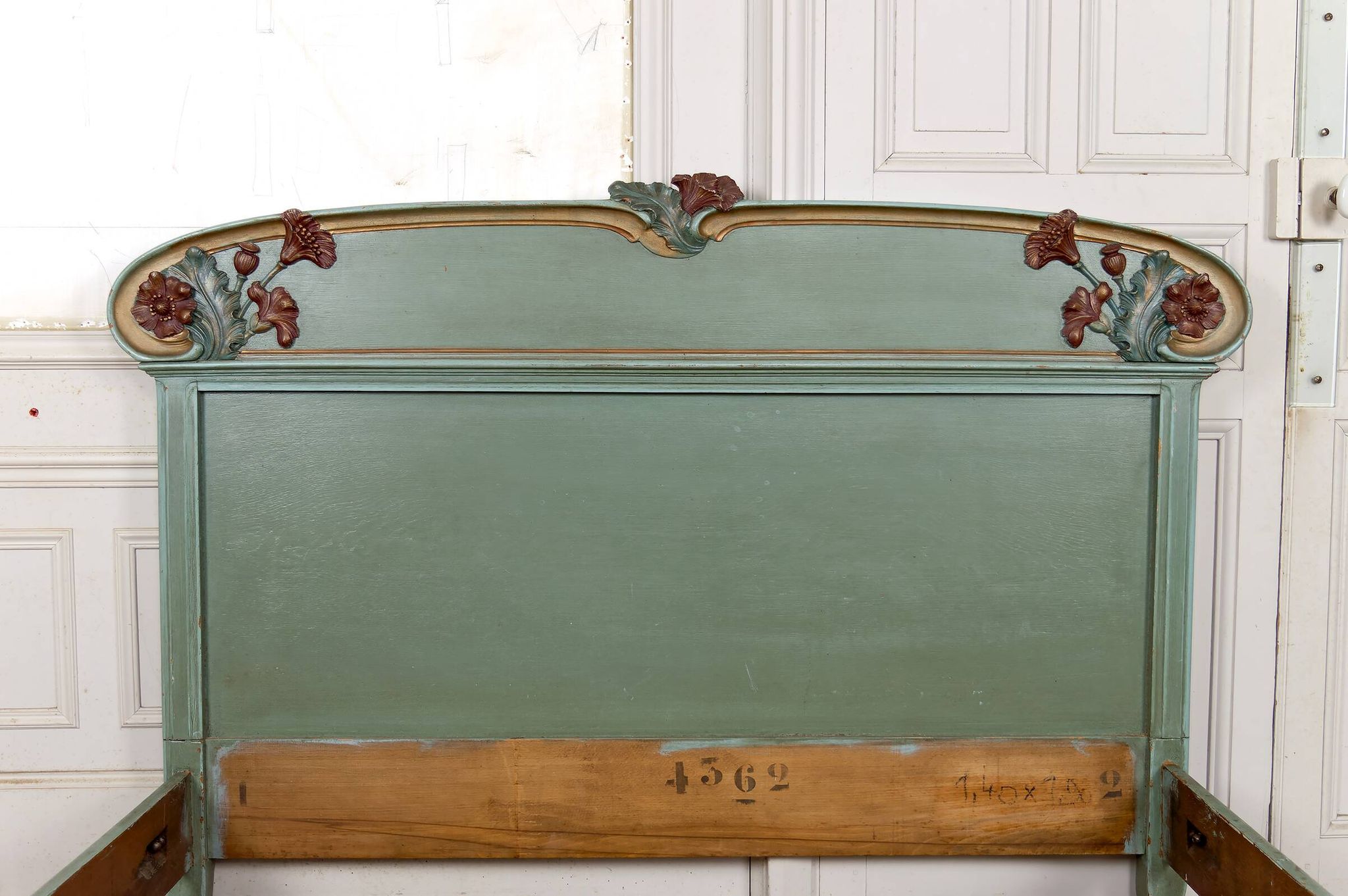 Art Nouveau bed in carved and painted wood, Poppies, Circa 1900