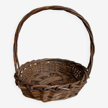 Round wicker basket