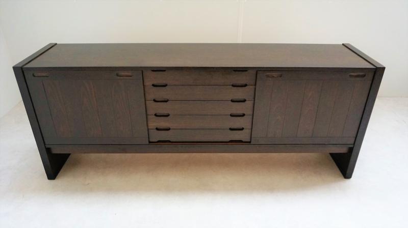 Scandinavian ebony oak thread by Skovby
