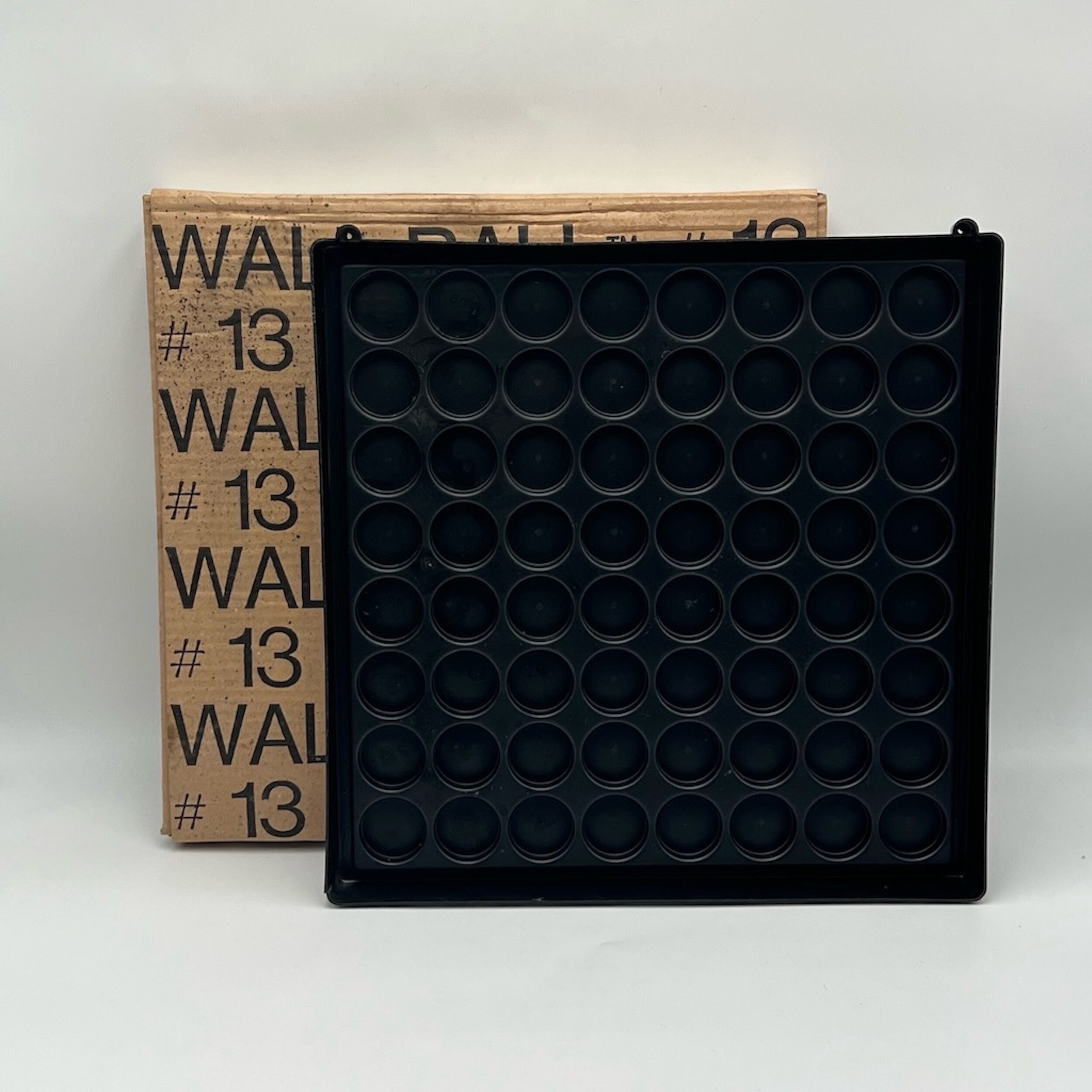 Calendrier perpétuel unique de l'ère spatiale « Wall Ball » par Euroway Torino, années 70