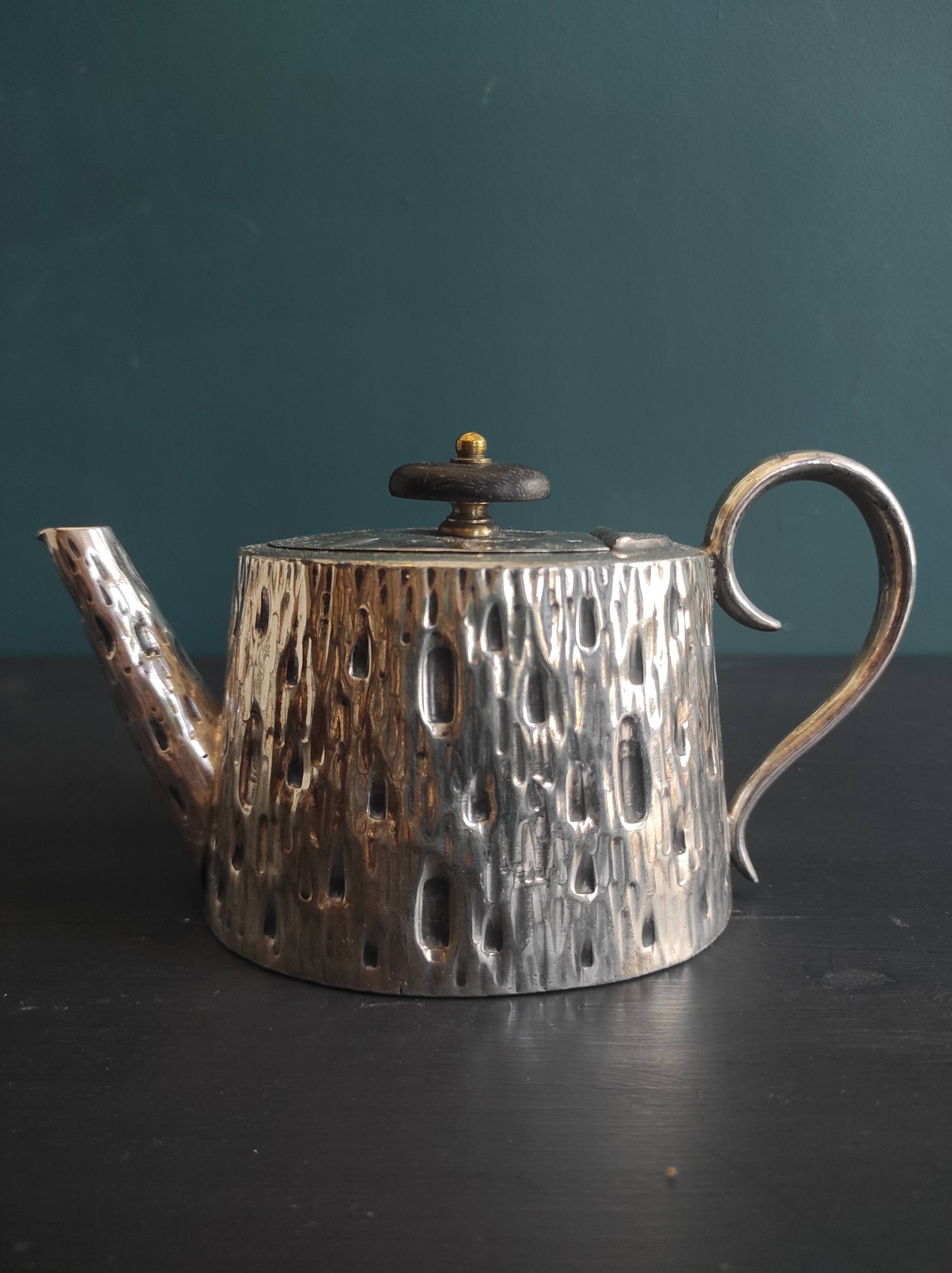 Silverplated tea pot, Kirby, Beard & Co, Paris, Made in England