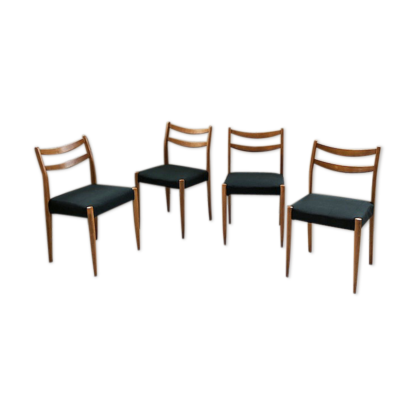 Set 4 green Scandinavian chairs