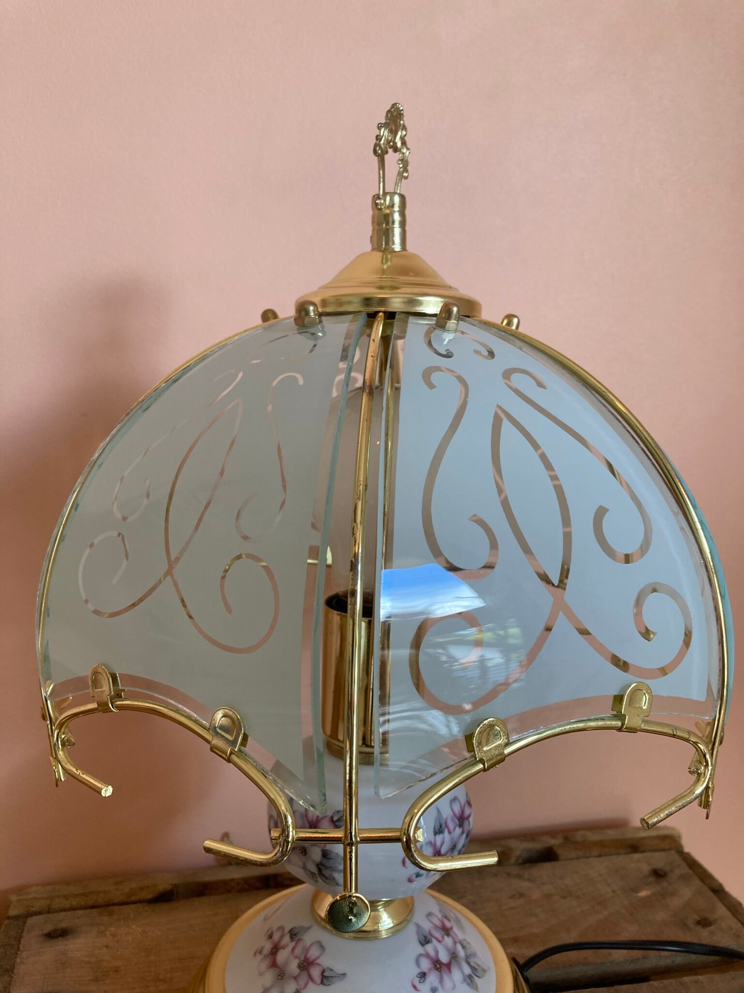 Lampe dorée pied porcelaine style tiffany