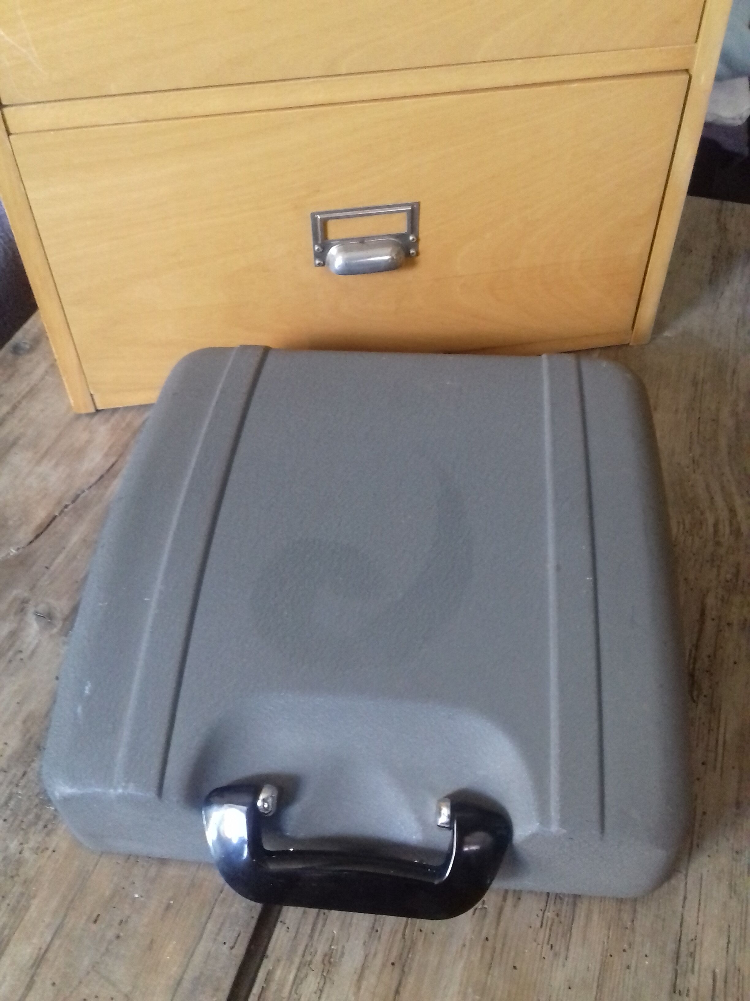 Typewriter in his metal box japy