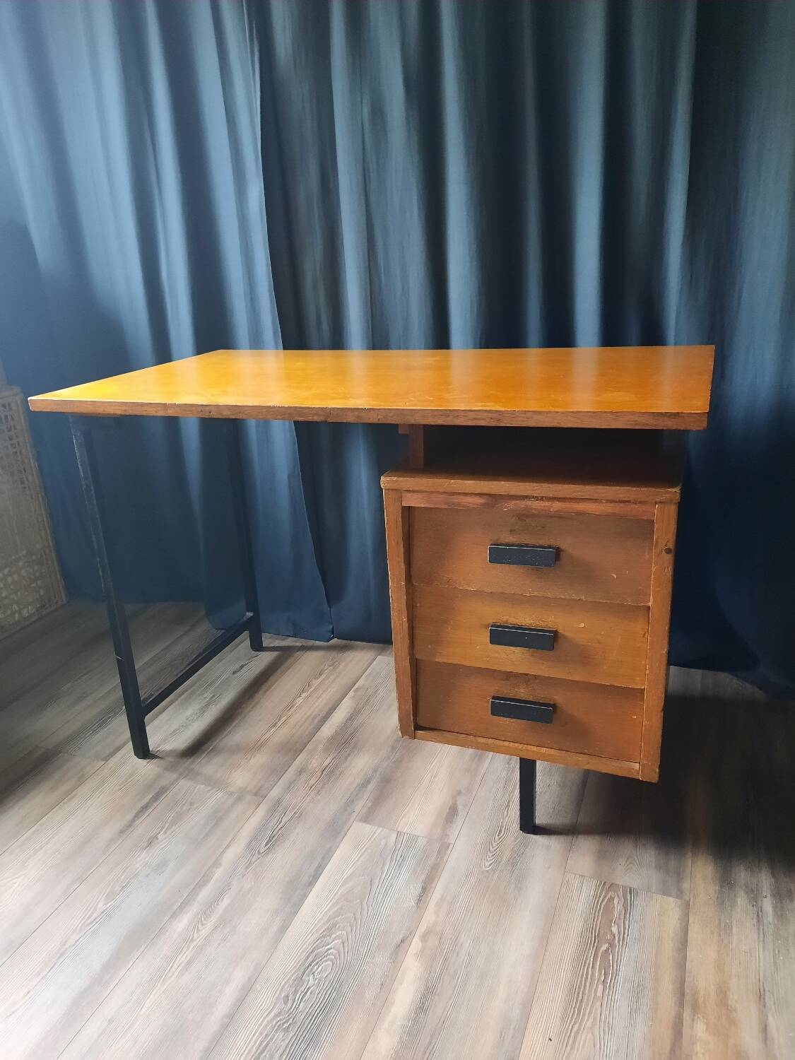 Bureau moderniste années 50