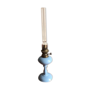 Lampe a petrole opaline